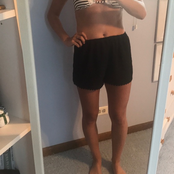 Brandy Melville Crochet Trimmed Shorts - Picture 5 of 6